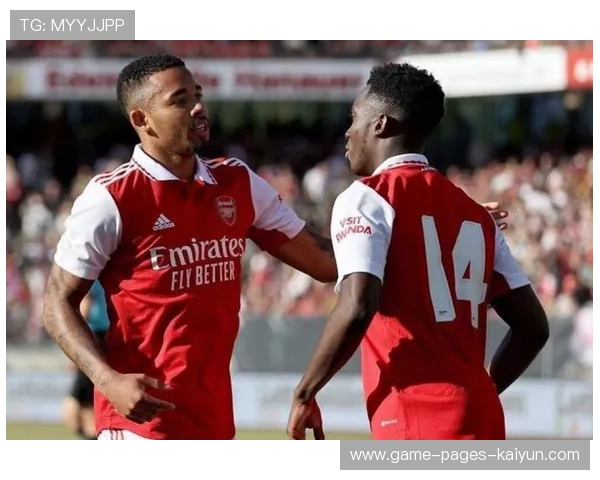 英超阿森纳边路连续渗透，禁区机会连连浮现